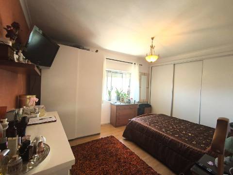 Oportunidade Única! Apartamento T2 + T1 com 3 WC em Vila Nova de Gaia