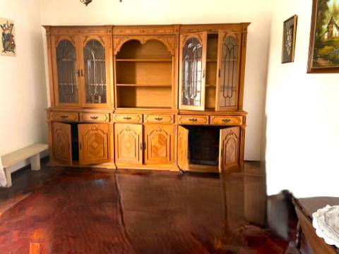 Moradia T3 + T1 com Garagem, Logradouro e Sótão Habitável às portas de Lisboa
