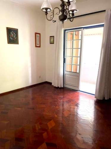 Moradia T3 + T1 com Garagem, Logradouro e Sótão Habitável às portas de Lisboa