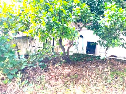 Moradia T3 + T1 com Garagem, Logradouro e Sótão Habitável às portas de Lisboa