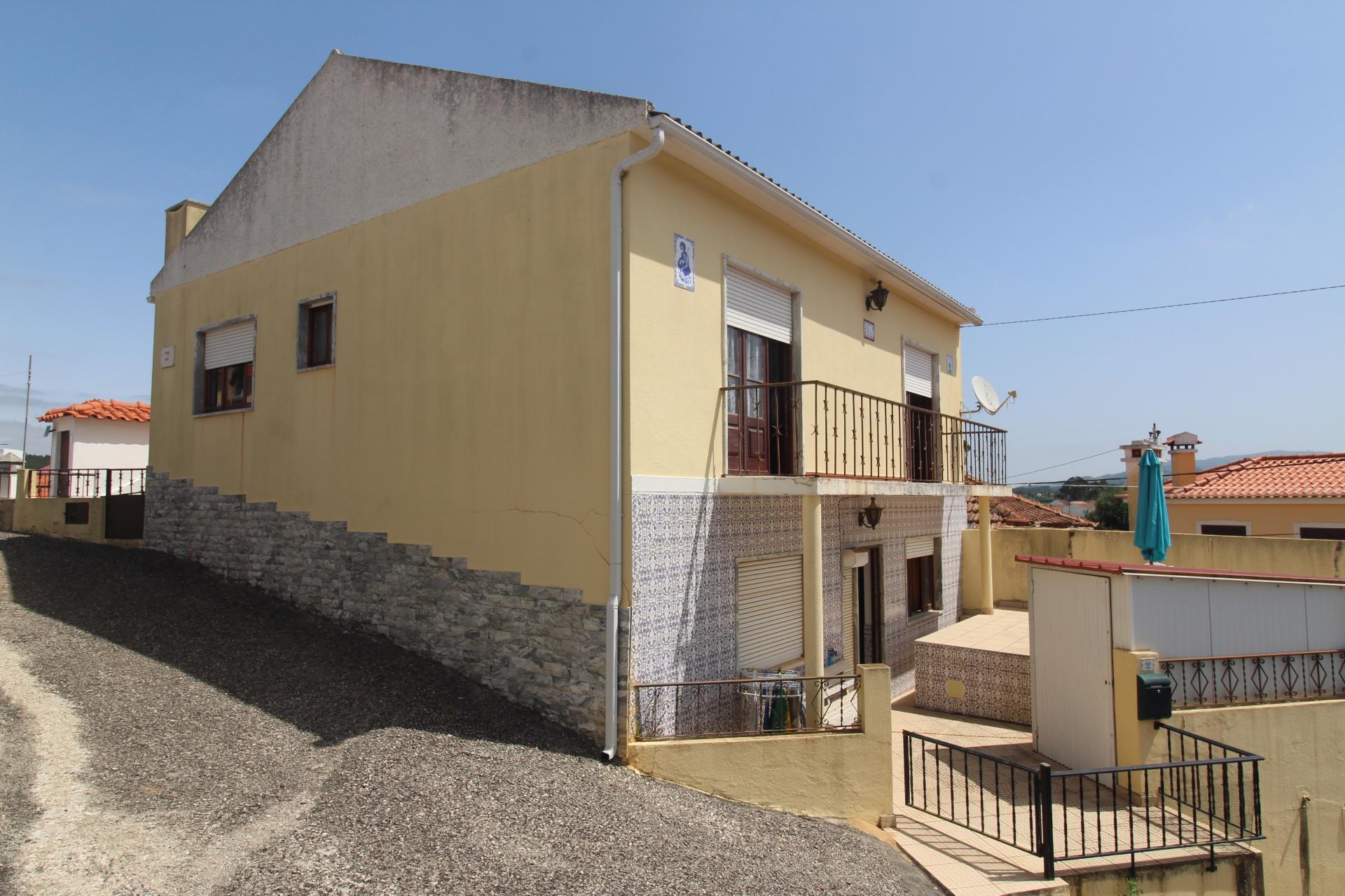 Moradia T4 com Garagem e Terraço
