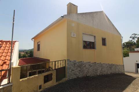 Moradia T4 com Garagem e Terraço