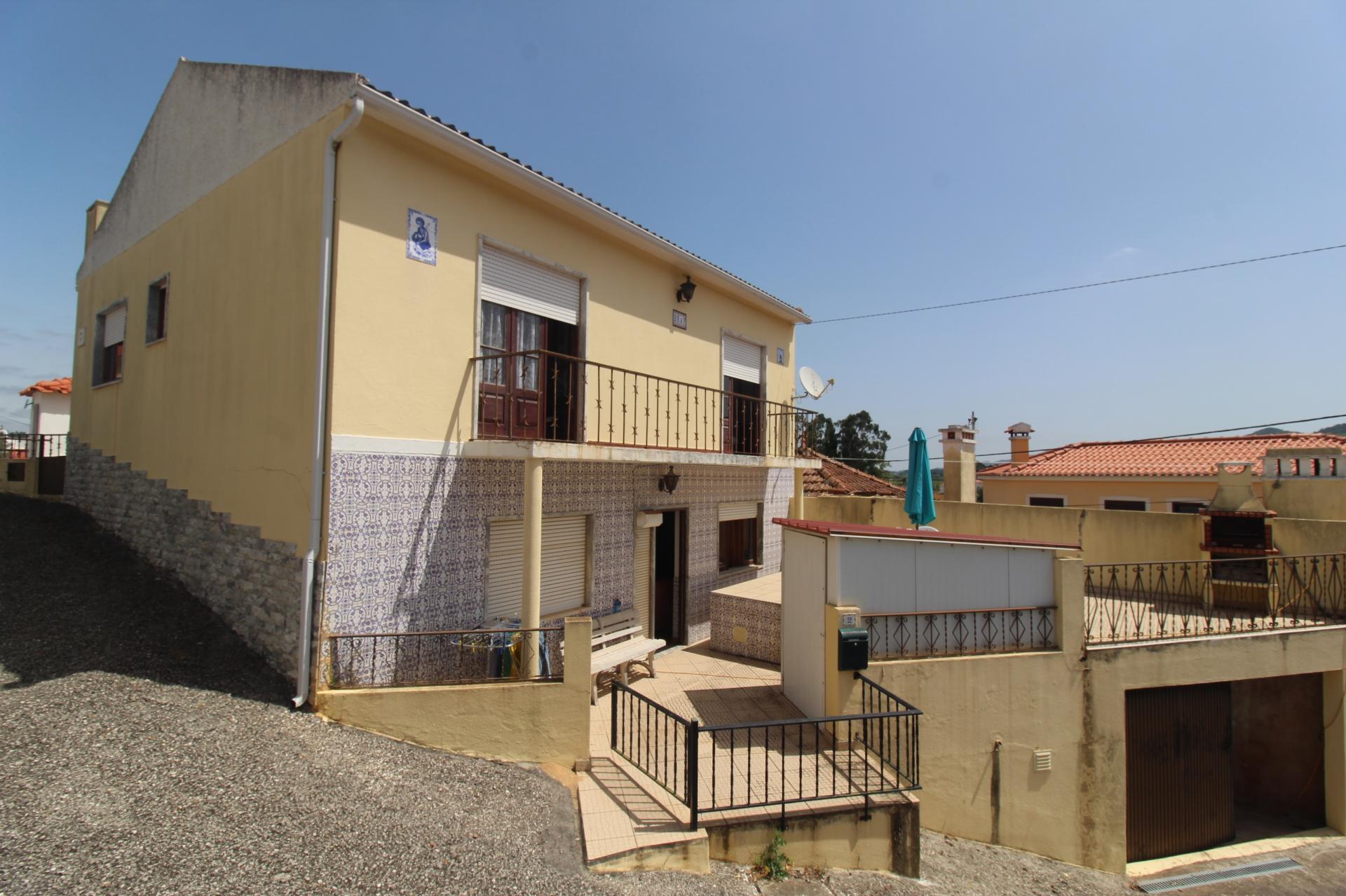 Moradia T4 com Garagem e Terraço