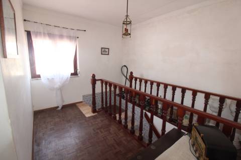 Moradia T4 com Garagem e Terraço