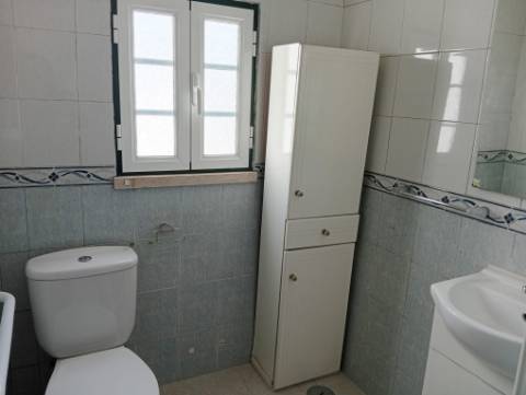 Moradia_T2_com_logradouro_e_churrasqueira_Dois _Portos _Torres_Vedras