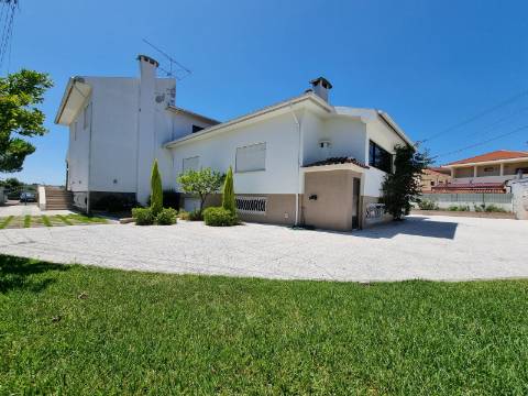 Moradia T5 no centro da cidade de Águeda