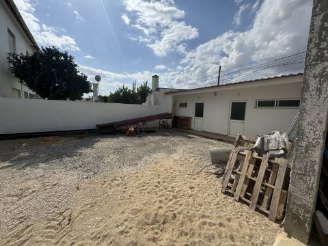 Adega em Fazendas de Almeirim