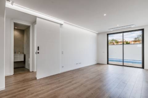 Moradia com 3 quartos com piscina privativa e vista mar