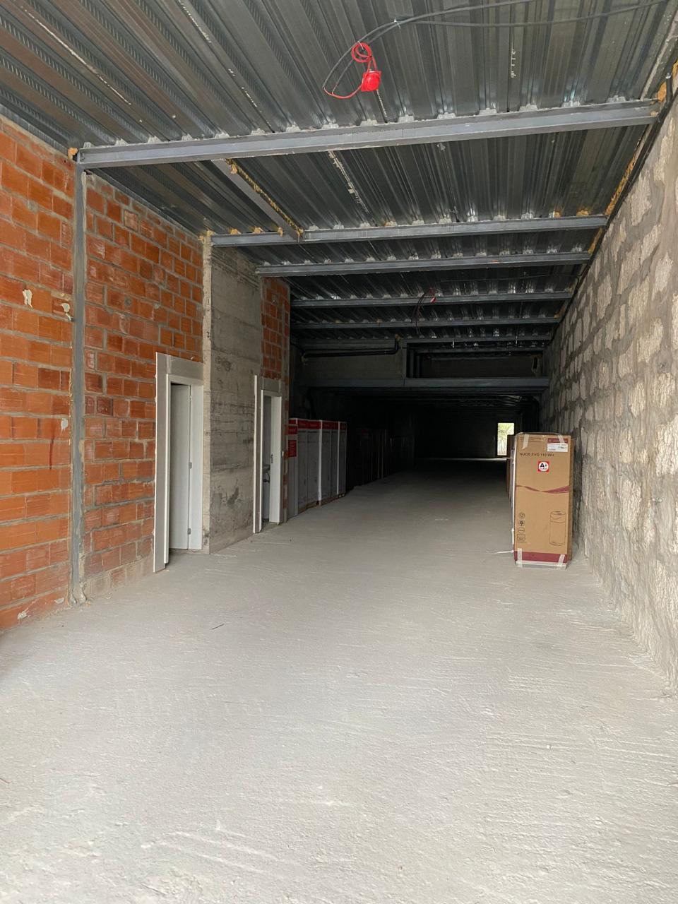 Shop in the centre of Porto with 300 m2
