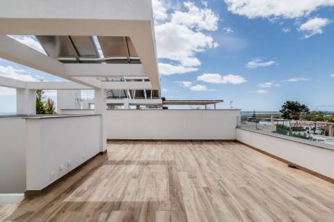 Moradia com 3 quartos com piscina privativa e vista mar