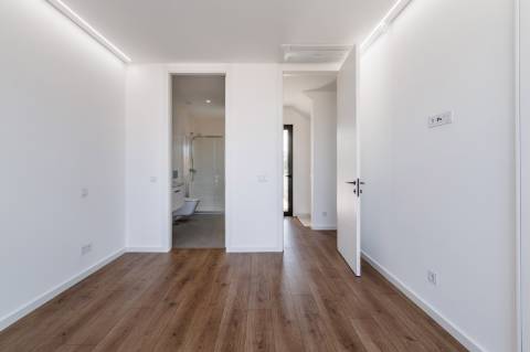 Moradia com 3 quartos com piscina privativa e vista mar