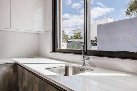 Moradia com 3 quartos com piscina privativa e vista mar