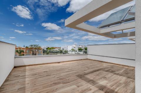 Moradia com 3 quartos com piscina privativa e vista mar