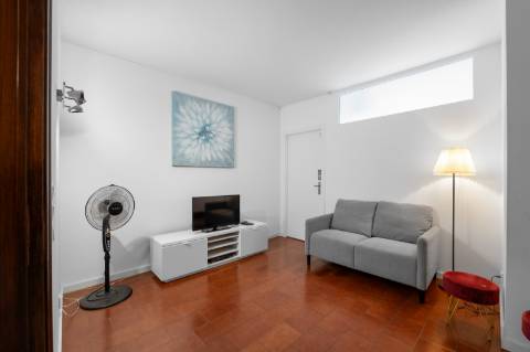 Apartamento T7 para investimento, localizado em Alvalade, centro de Lisboa