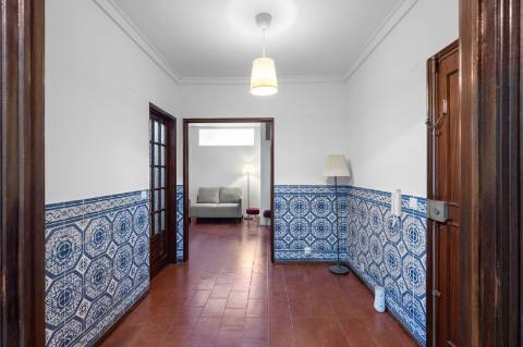 Apartamento T7 para investimento, localizado em Alvalade, centro de Lisboa