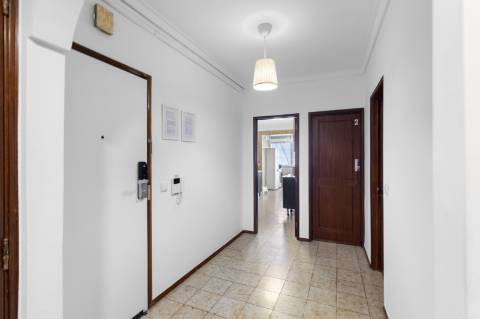 Apartamento T7 para investimento, localizado em Alvalade, centro de Lisboa