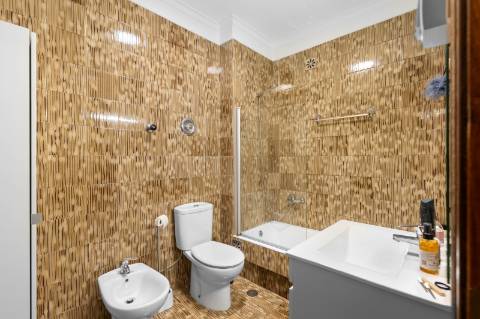 Apartamento T7 para investimento, localizado em Alvalade, centro de Lisboa