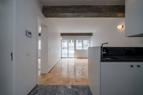 Apartamento T1 de 55 m2 a 300 m da Estação de Metro dos Aliados!