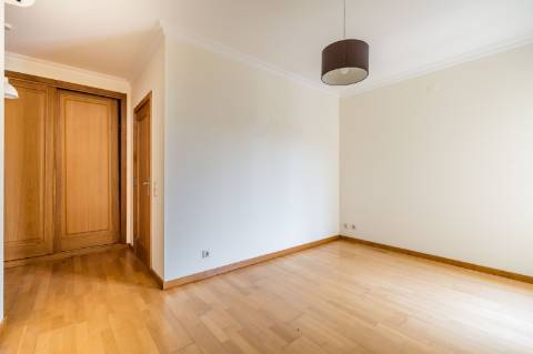 Excelente apartamento T3 no centro de Vilamoura