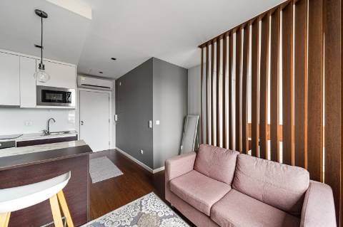 Apartamento T0 em frente a estação de Metro!