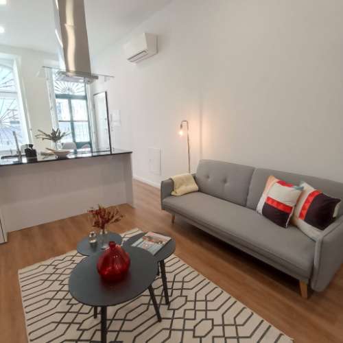 Apartamento T0 em remodelação convertido em T2 - Com isenção de pagamento de IMT para investidores