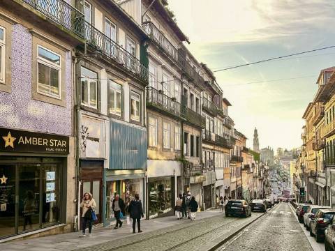 Prédio para reabilitação no Coração do Porto!