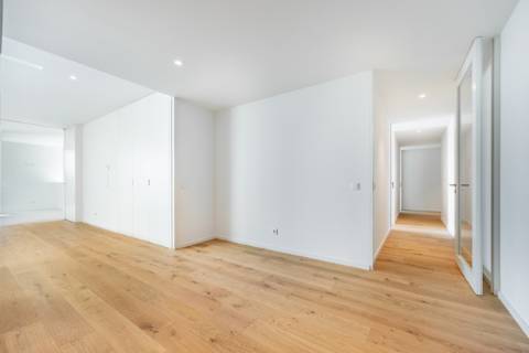 Apartamento T4 Duplex Premium com Terraço Amplo e Vista Panorâmica