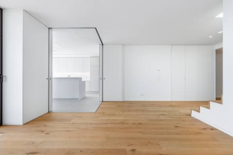 Apartamento T4 Duplex Premium com Terraço Amplo e Vista Panorâmica
