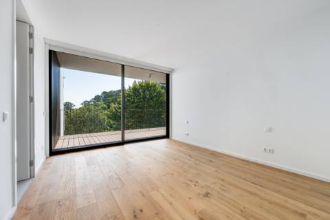 Apartamento T4 Duplex Premium com Terraço Amplo e Vista Panorâmica