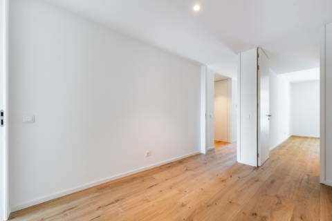 Apartamento T4 Duplex Premium com Terraço Amplo e Vista Panorâmica
