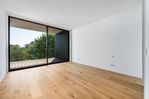 Apartamento T4 Duplex Premium com Terraço Amplo e Vista Panorâmica