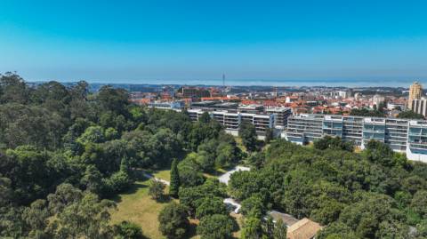 Apartamento T4 Duplex Premium com Terraço Amplo e Vista Panorâmica