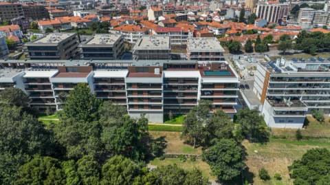 Apartamento T4 Duplex Premium com Terraço Amplo e Vista Panorâmica