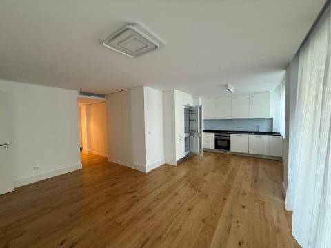 Moderno apartamento T2 na Prestigiada Avenida Duque d'Ávila - Avenidas Novas