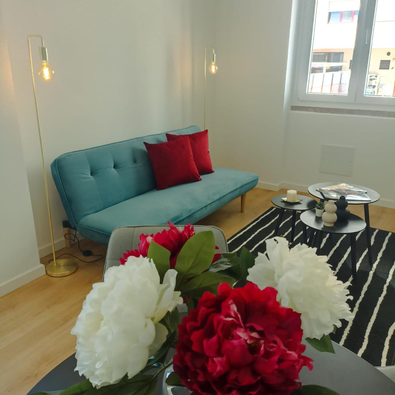 Apartamento T3 Remodelado em Benfica - Conforto, Modernidade e Excelente Localização