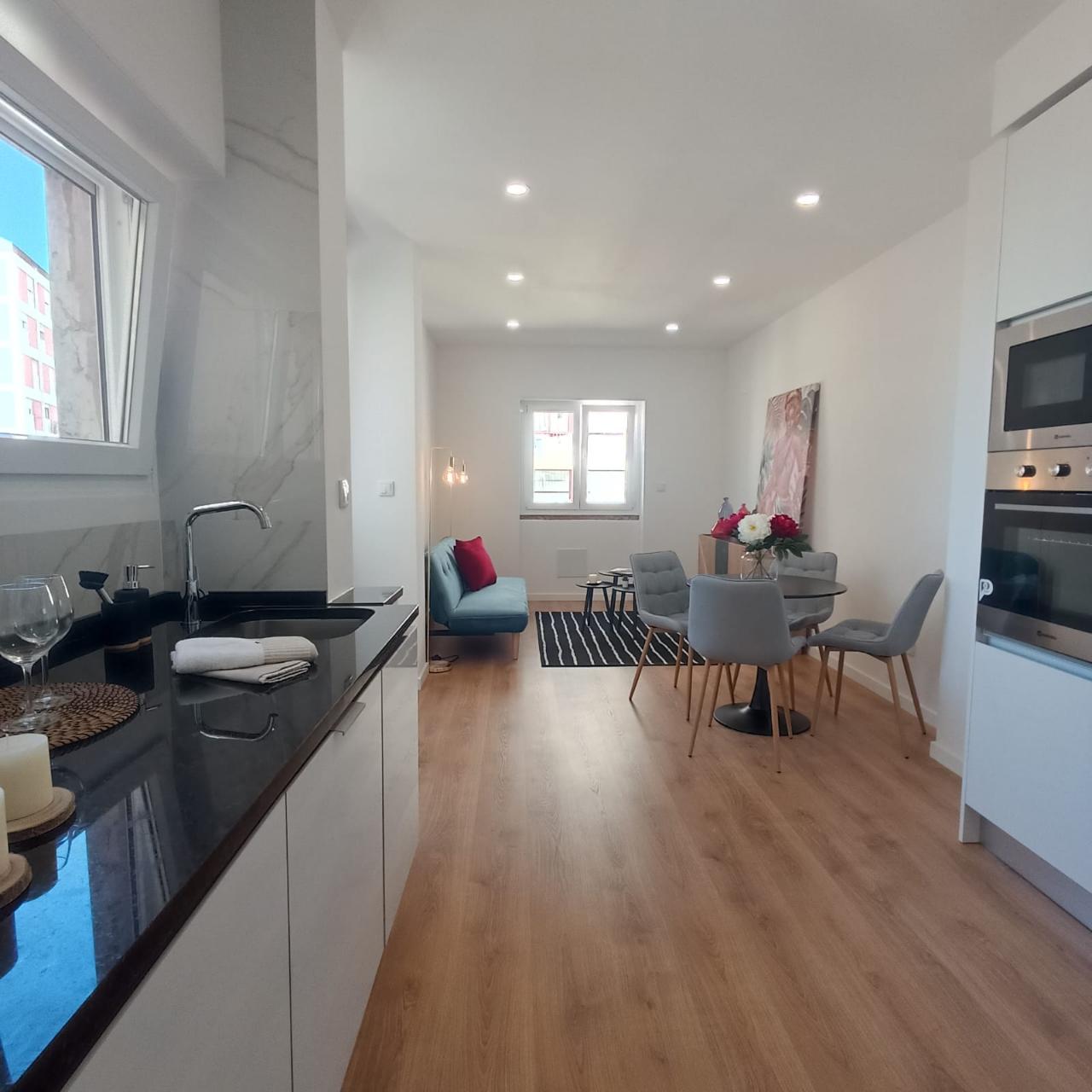 Apartamento T3 Remodelado em Benfica - Conforto, Modernidade e Excelente Localização