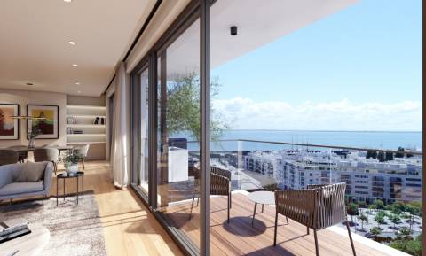 Magnífico apartamento T3 com 161,50m² de área útil com sublime vista para cidade cosmopolita de Lisboa.