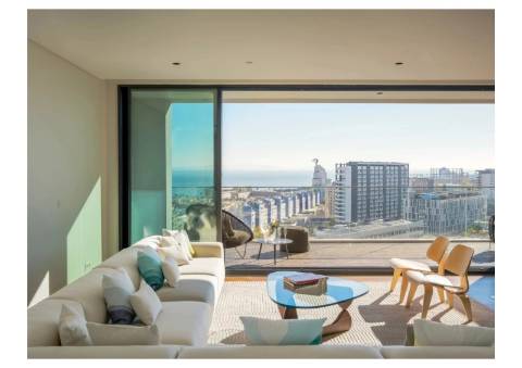 Fantástica Penthouse Duplex T3+1 com 196 m² de área útil em Lisboa.