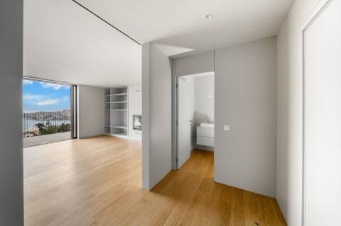Magnífico T3 Duplex em condomínio fechado com vista mar!