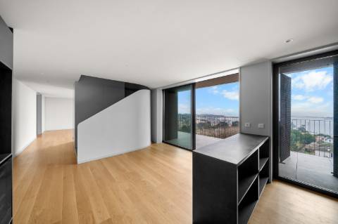Magnífico T3 Duplex em condomínio fechado com vista mar!