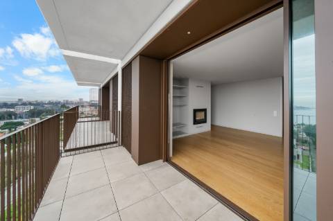 Magnífico T3 Duplex em condomínio fechado com vista mar!