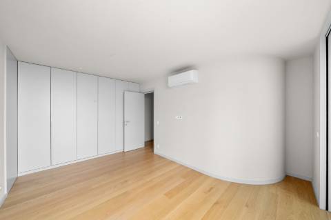 Magnífico T3 Duplex em condomínio fechado com vista mar!