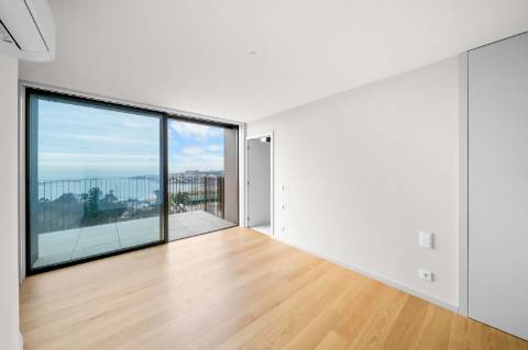 Magnífico T3 Duplex em condomínio fechado com vista mar!