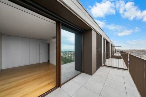 Magnífico T3 Duplex em condomínio fechado com vista mar!
