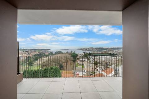 Magnífico T3 Duplex em condomínio fechado com vista mar!