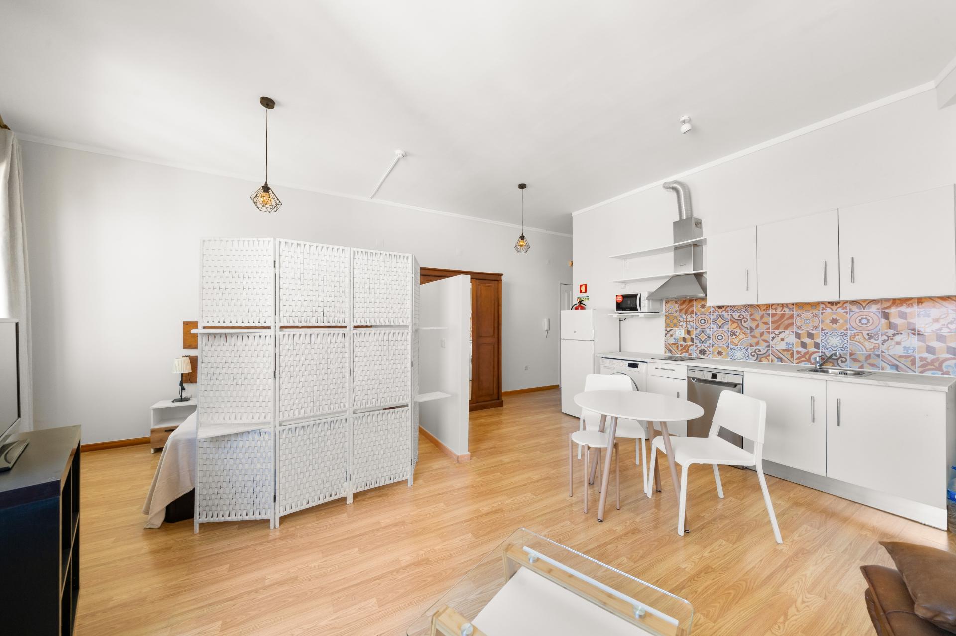 Apartamento T0 em frente a estação de Metro!