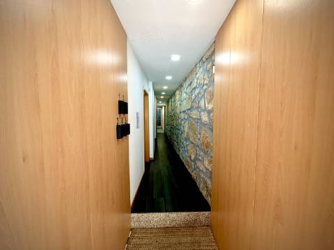 Prédio com 5 suítes no coração do Porto, com Alojamento Local - AL