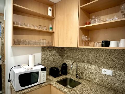 Prédio com 5 suítes no coração do Porto, com Alojamento Local - AL