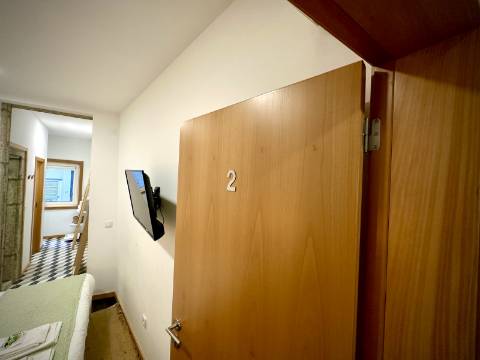 Prédio com 5 suítes no coração do Porto, com Alojamento Local - AL