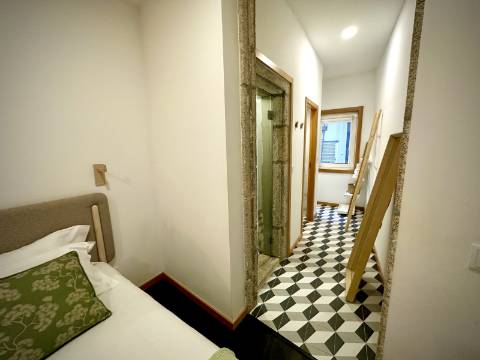 Prédio com 5 suítes no coração do Porto, com Alojamento Local - AL